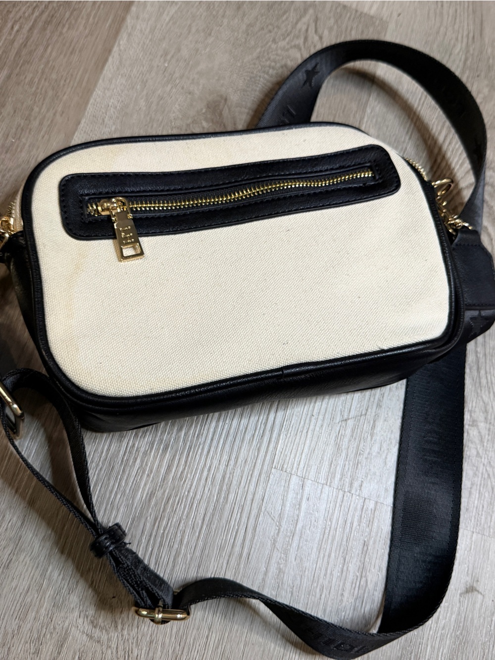 Louenhide Black & Cream Crossbody Messenger Bag - Picture 6 of 8